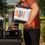 Traeger apple pellets pour