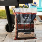 Traeger signature blend pellets fsc closeup